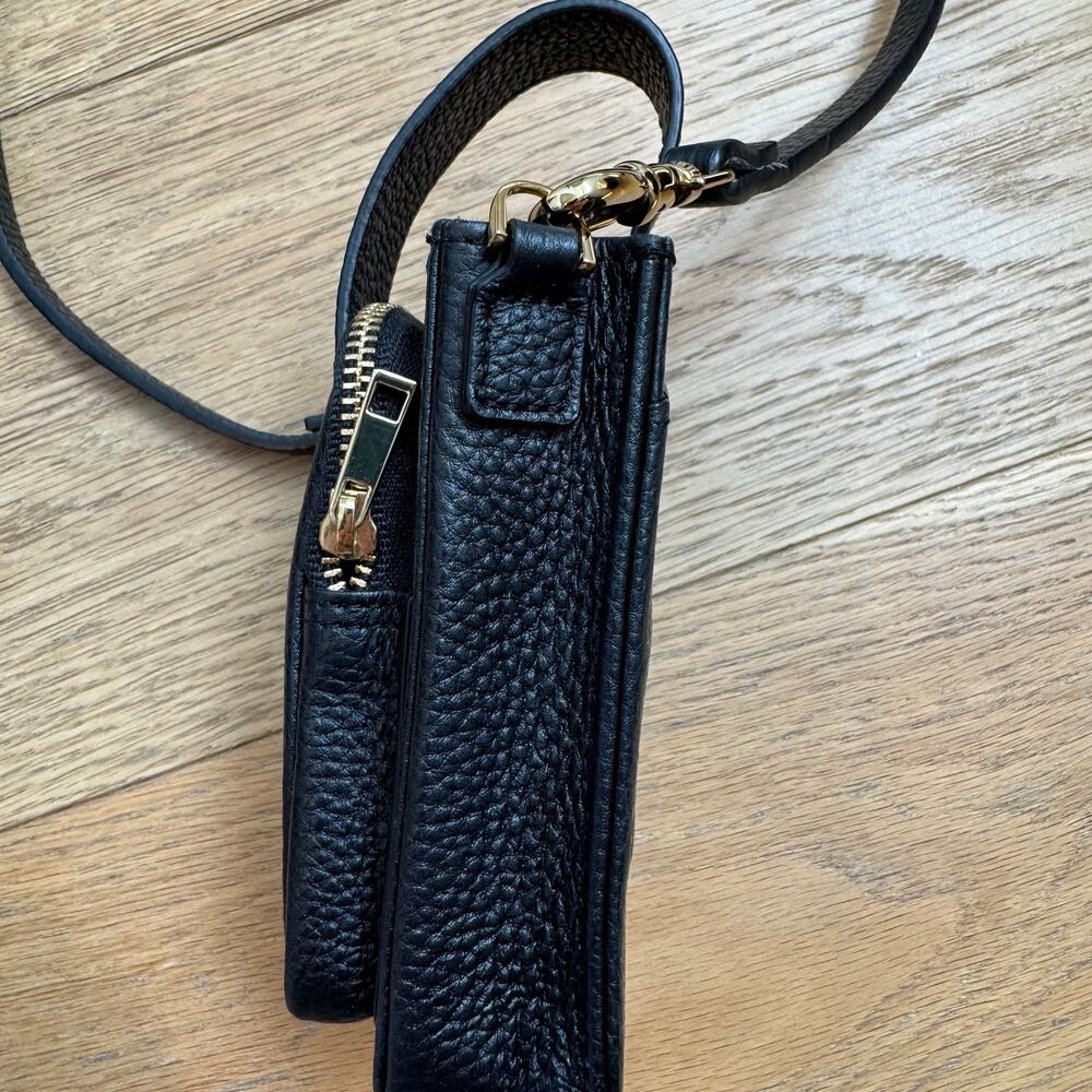 Bandolier Hailey Holster Leather Crossbody Phone Bag – Black & Gold - Picture 4 of 9